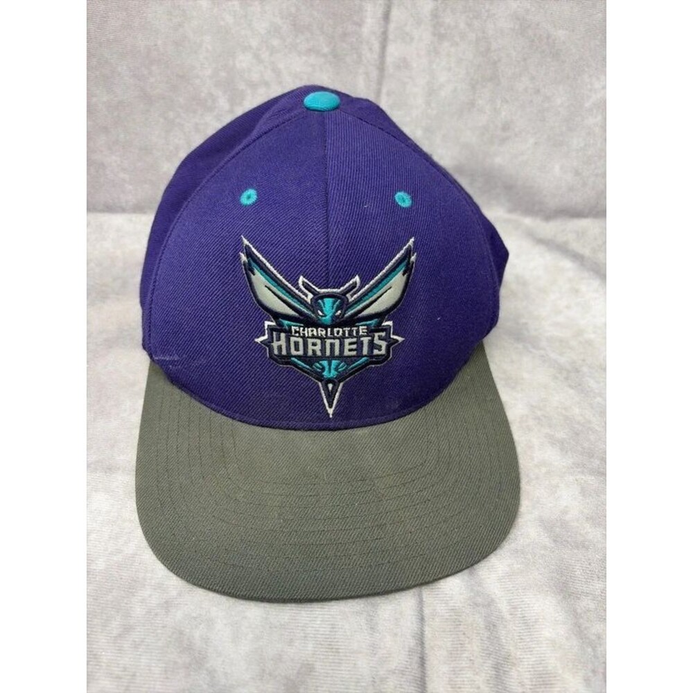 Mitchell & Ness Hat Charlotte Hornets Snapback Embroidered Logo Basketball